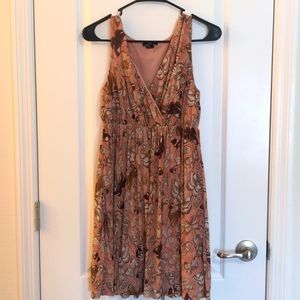 Sleeveless V-neck dress